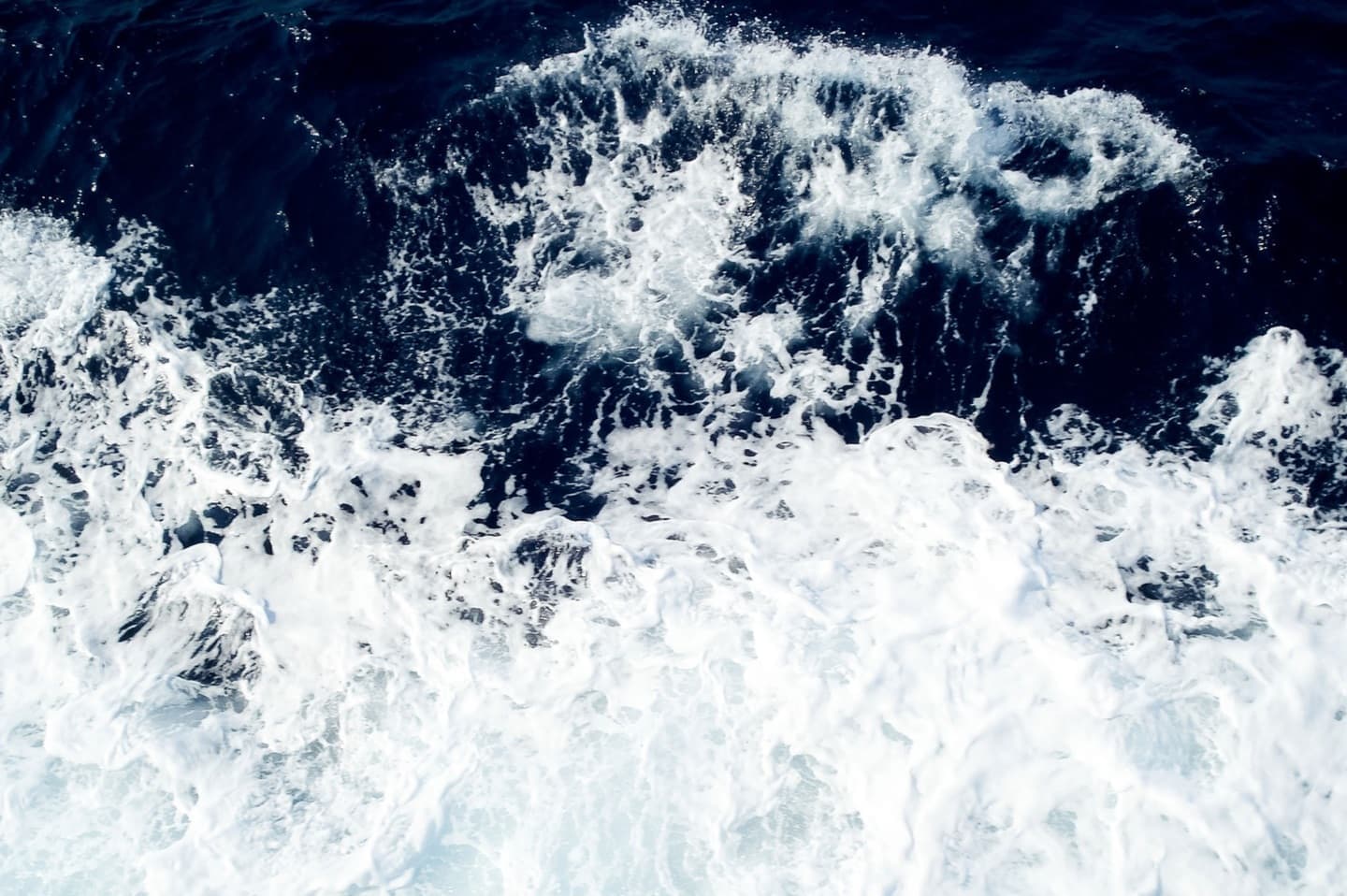 Picture of ocean waves. Shivyon. Corporate image.
